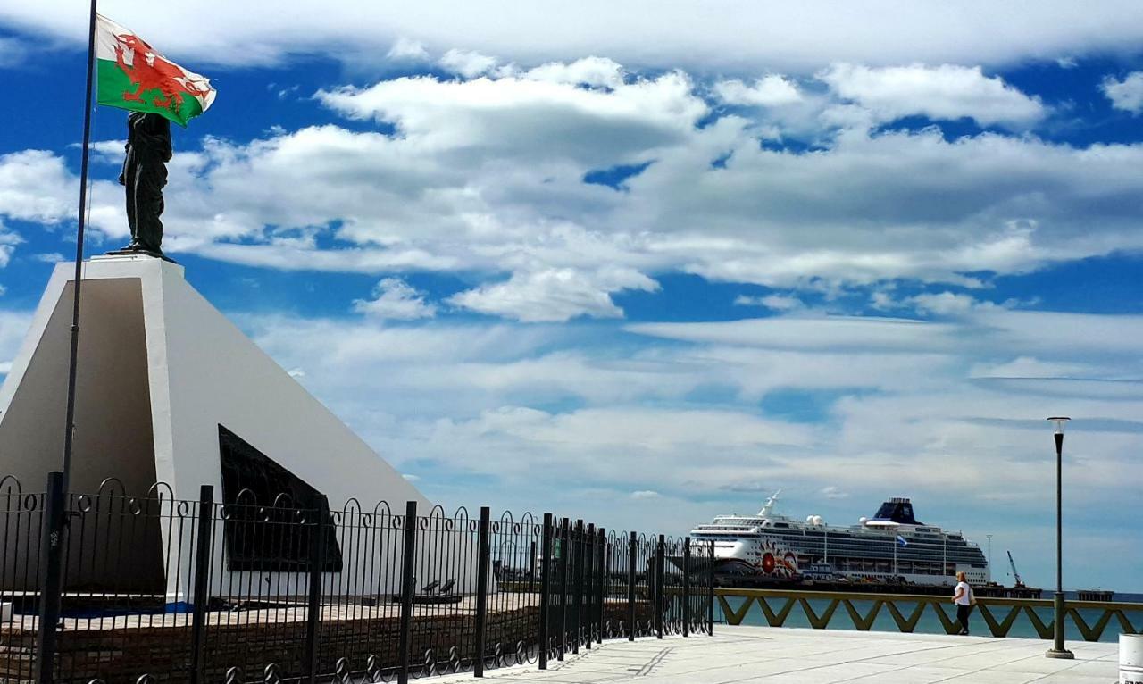 Alem Lägenhet Puerto Madryn Exteriör bild